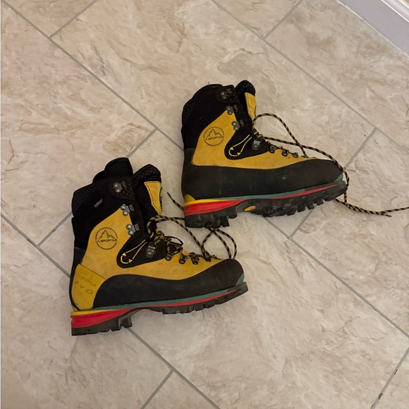 La Sportiva Yellow and Black Men's Boots - Picture 1 of 5